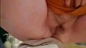 سنہرے بالوں والی ماں چومو چاٹو اور آخر میں ایک dildo کے ساتھ
