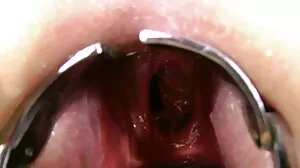 Tifucked سنہرے بالوں والی بیکار bangs اور tugs