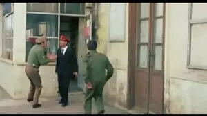 سینگ سیاہ پتلی کی گرل فرینڈ کو جنسی طور پر سمندر کے کنارے پر