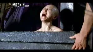 ایشیائی بلی بندھے ہوئے کے SQUIRTING