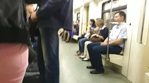 ٹنی ایشیائی ایک بڑے سیاہ ڈک fucks