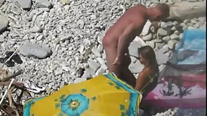 تیل چوسنے کی عادت اور اتارنا fucking کے ساتھ گرم آبنوس شوقین
