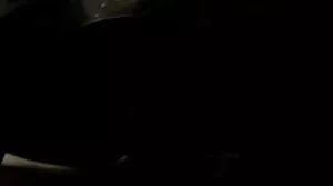 خوبصورت سنہرے بالوں والی چور پکڑا گیا تھا اور سزا
